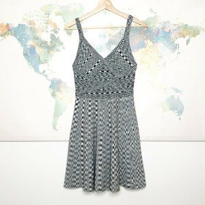 Guess Dress Size Medium Fit N Flare Bandage Double Strap Black White Stretchy